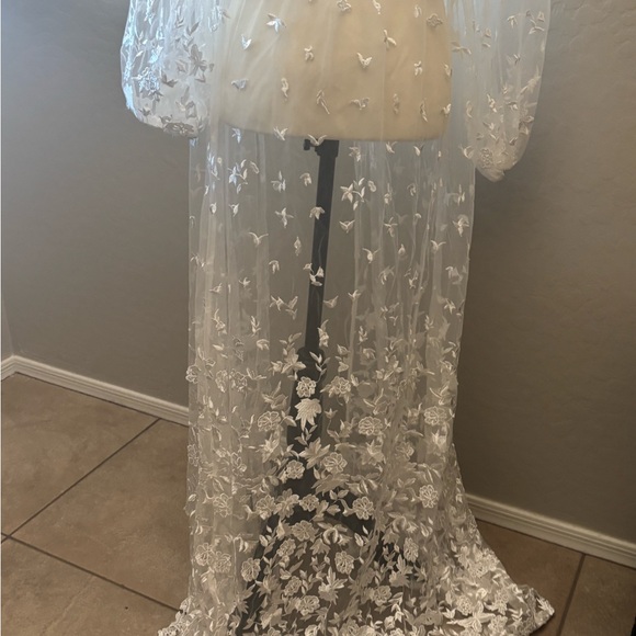 Le roae  bridal maxi set Elegant Sheer White Floral Overlay Dress - Picture 1 of 8